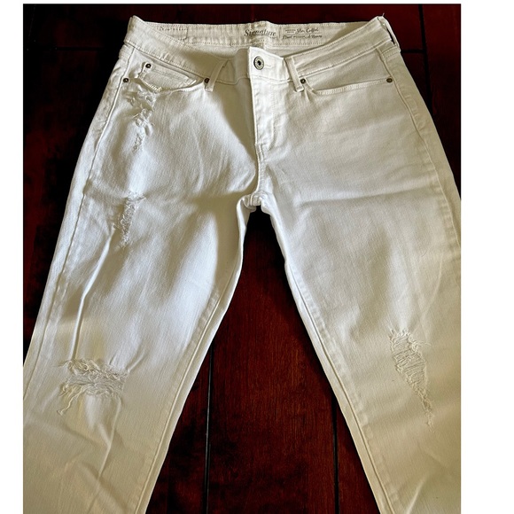 Levi’s Signature Capri Jean - Picture 2 of 4